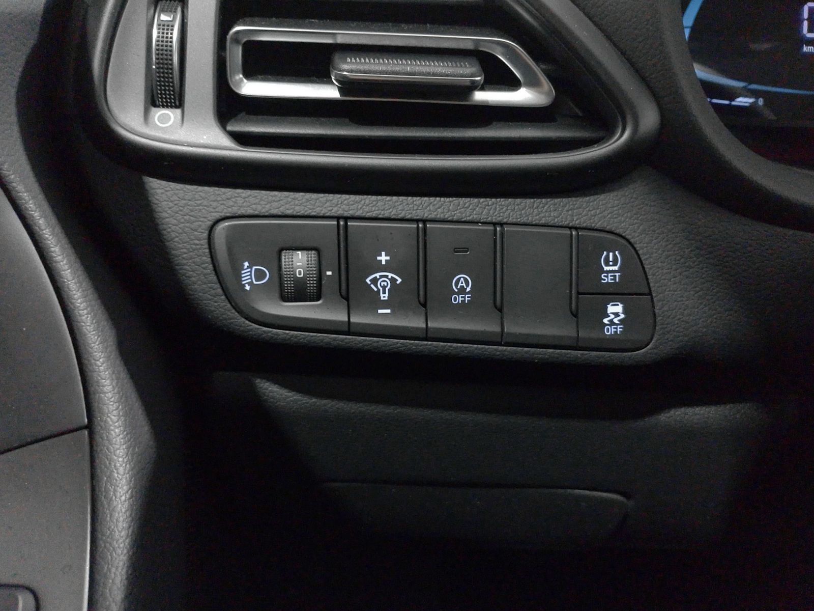 Hyundai i30 1.5 DPI Klass - foto 24