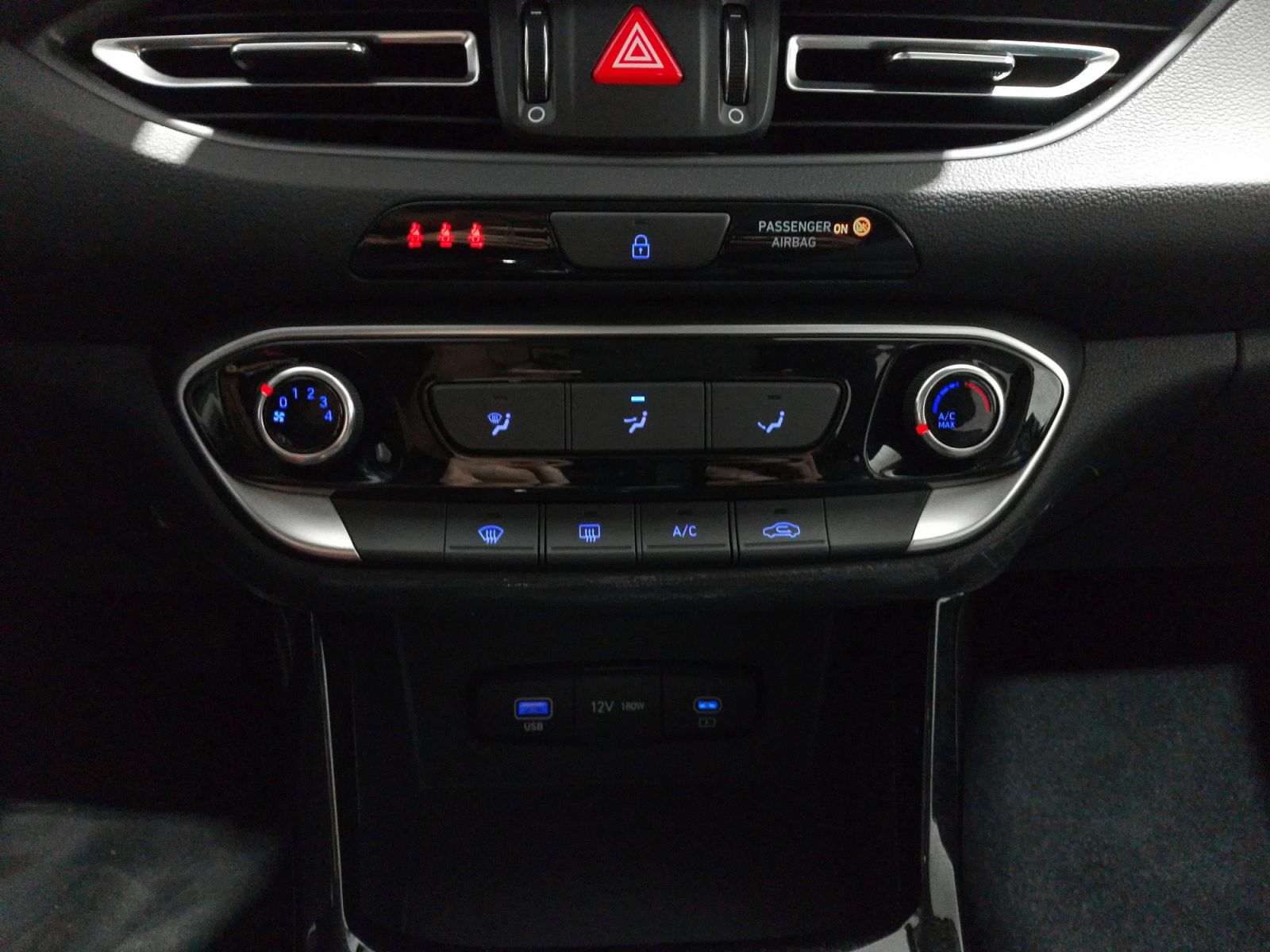 Hyundai i30 1.5 DPI Klass - foto 21