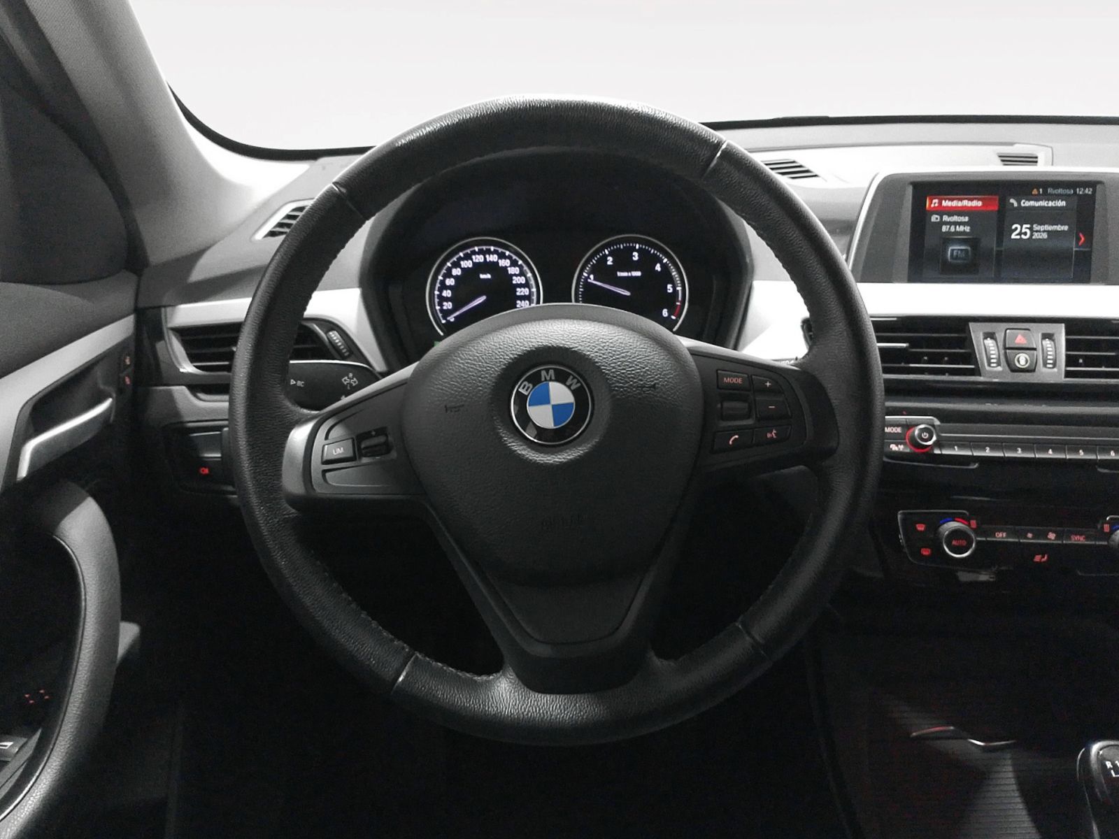 BMW X1 sDrive16d - foto 9