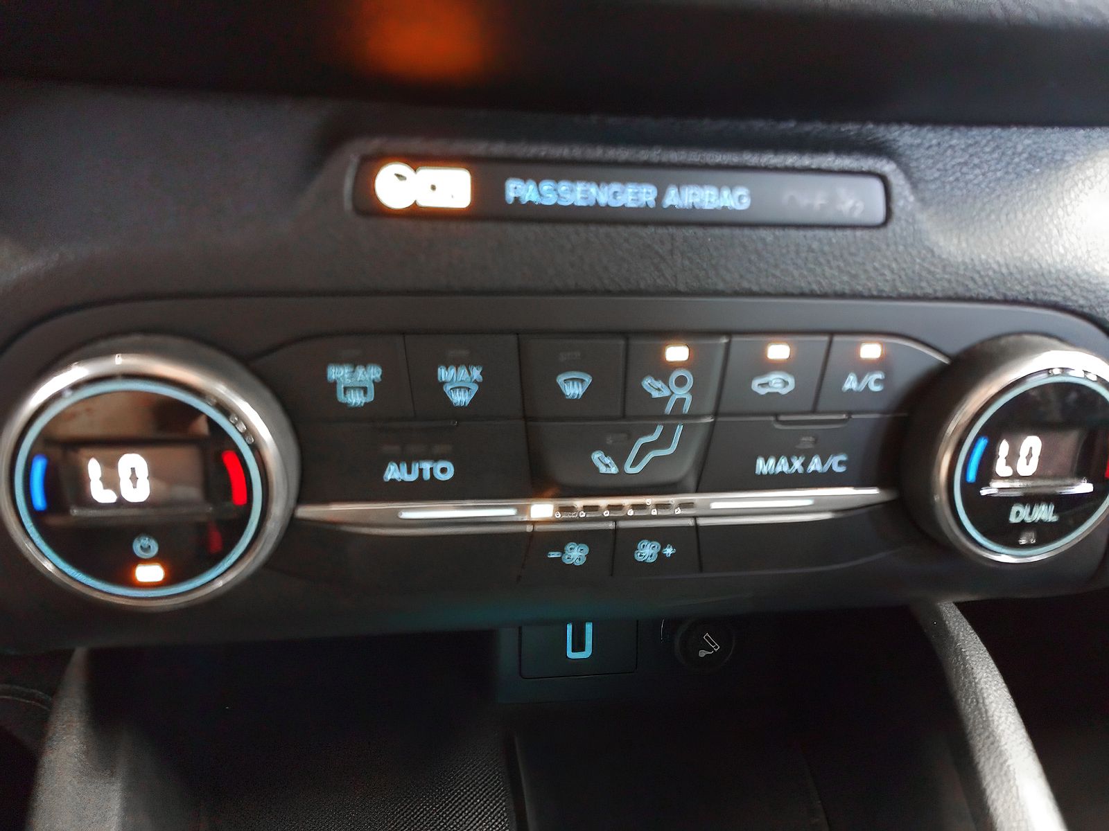 Ford Focus 1.5 EcoBlue Trend+ - foto 21