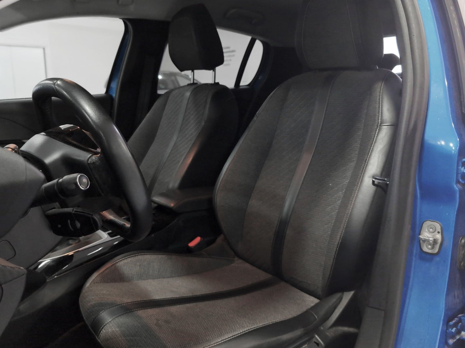 Peugeot 208 PureTech 100 Allure - foto 22