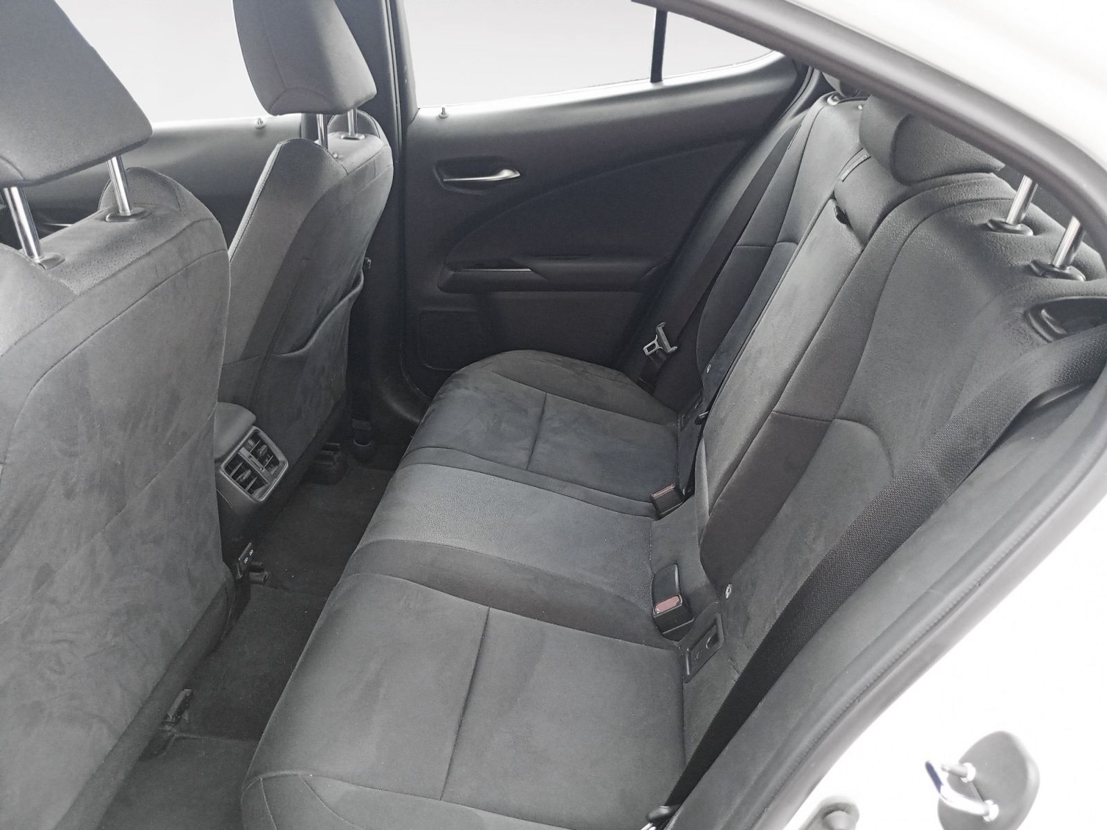 Lexus UX 250h Eco - foto 11