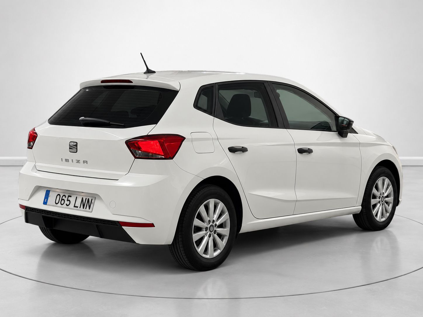SEAT Ibiza 1.0 MPI Reference - foto 3