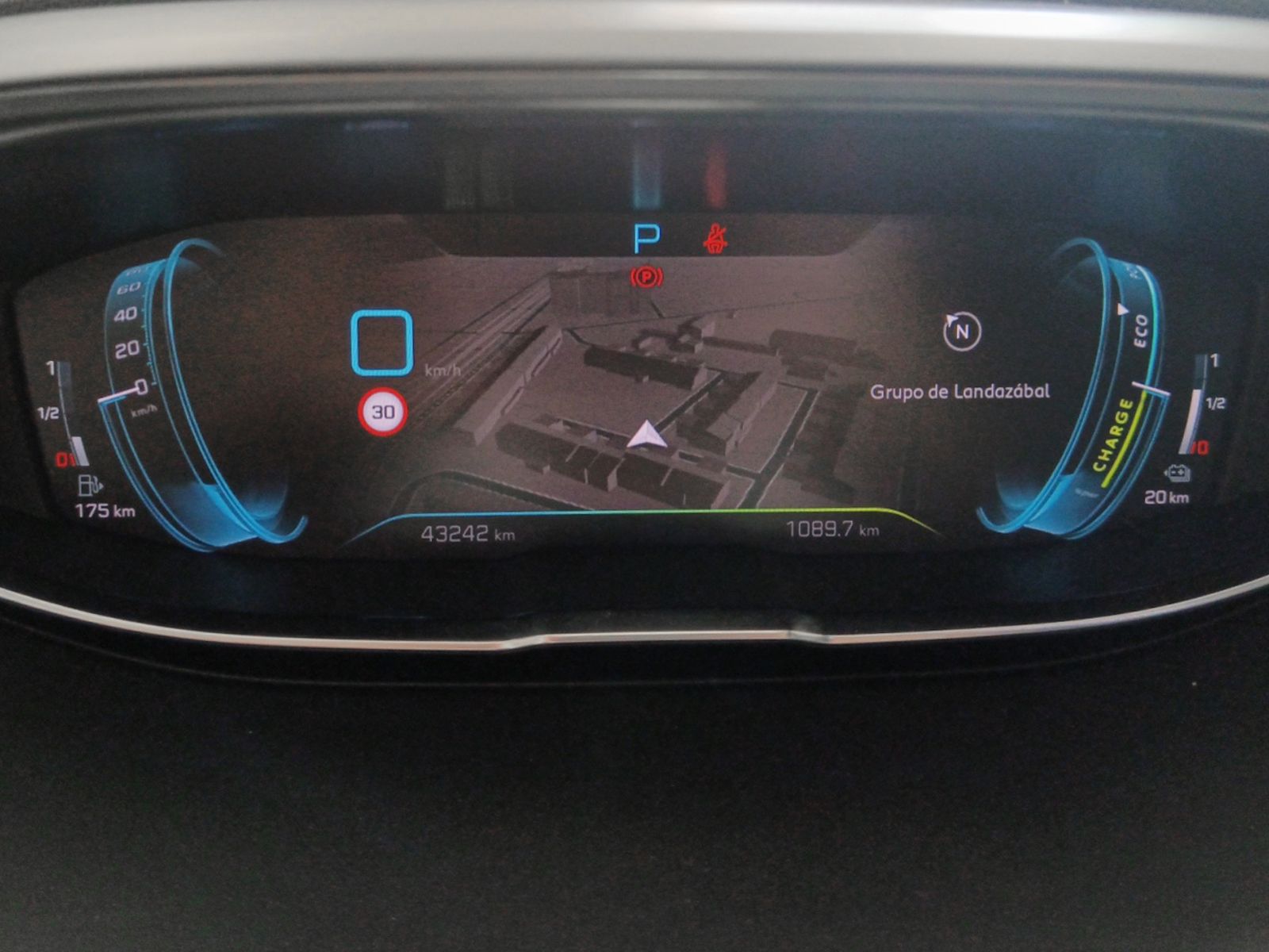 Peugeot 3008 Hybrid 225 Allure e-EAT8 - foto 16