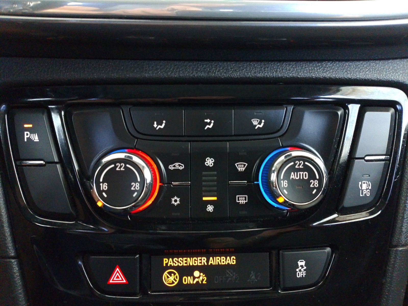 Opel Mokka 1.4 Turbo GLP 120 Aniversario 4x2 - foto 21