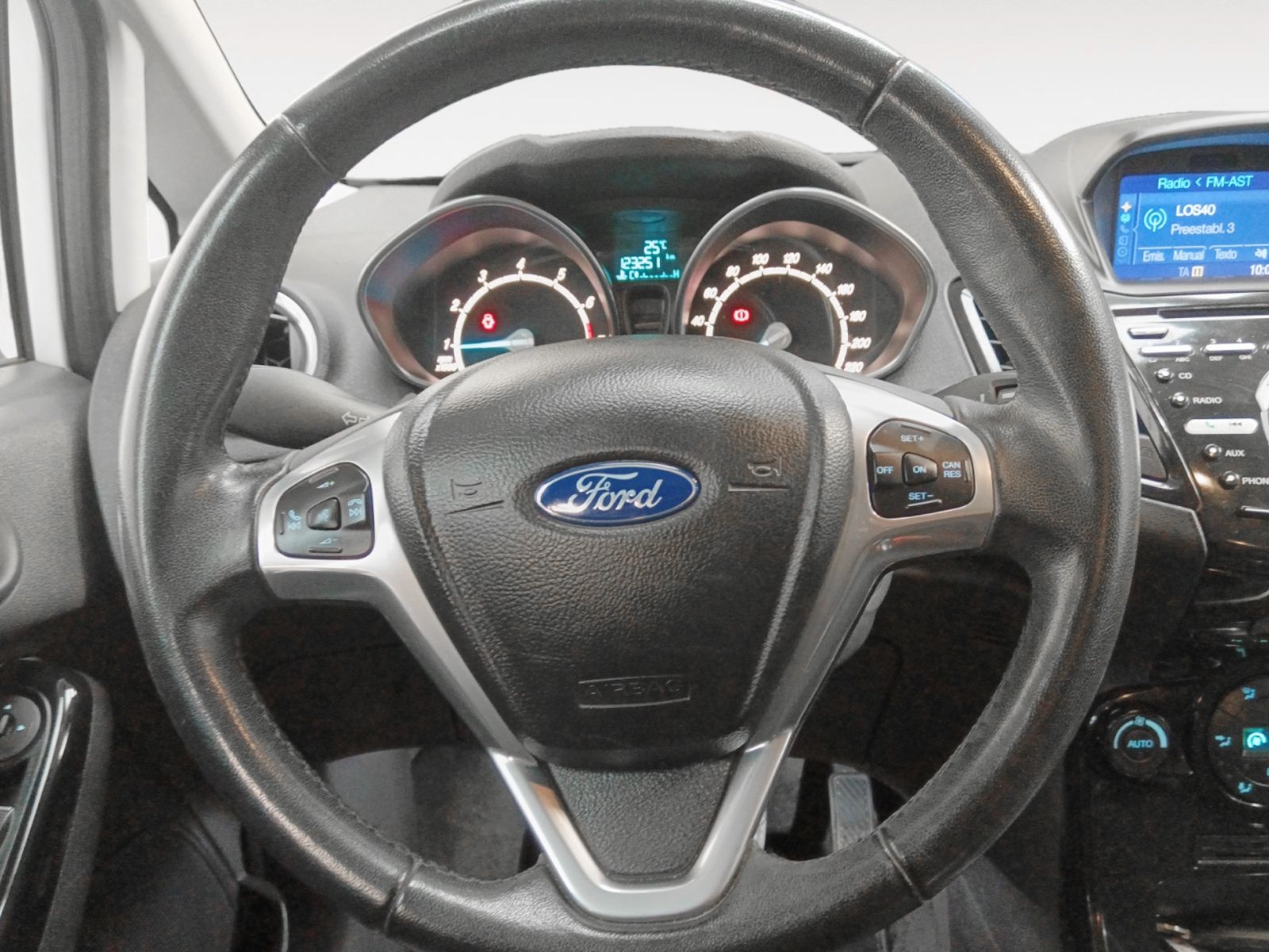 Ford Fiesta 1.0 EcoBoost Titanium - foto 9