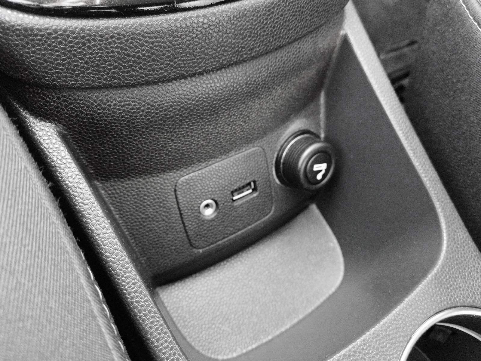 Ford Fiesta 1.0 EcoBoost Titanium - foto 22