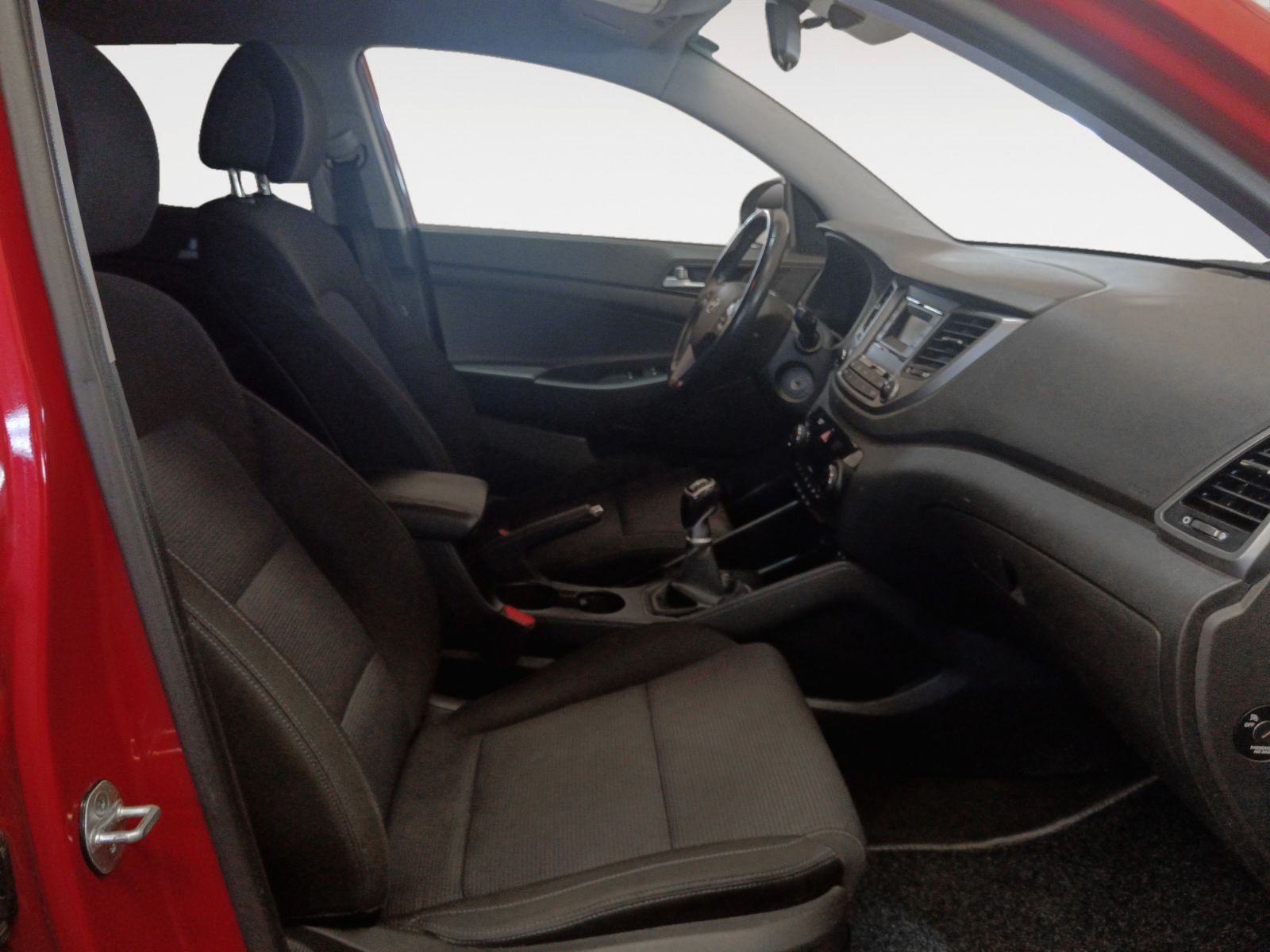 Hyundai Tucson 1.7 CRDi BlueDrive Klass 4x2 - foto 12