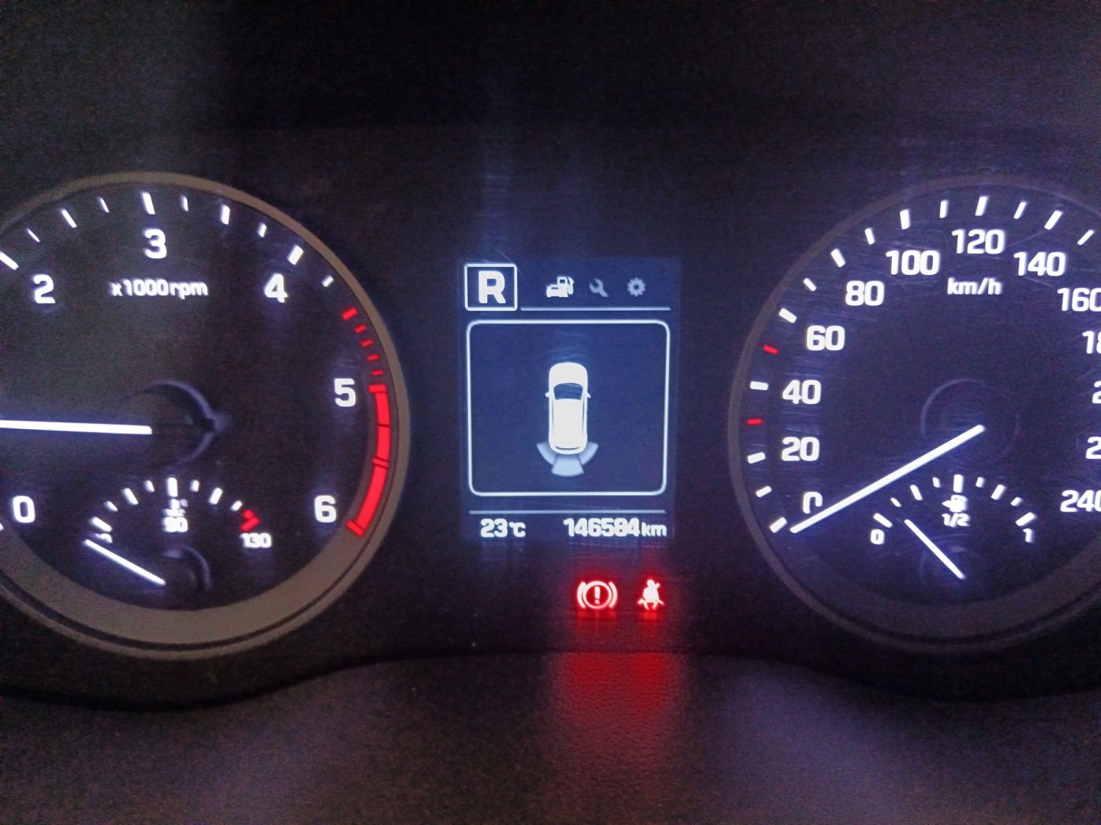 Hyundai Tucson 1.7 CRDi BlueDrive Klass 4x2 - foto 15