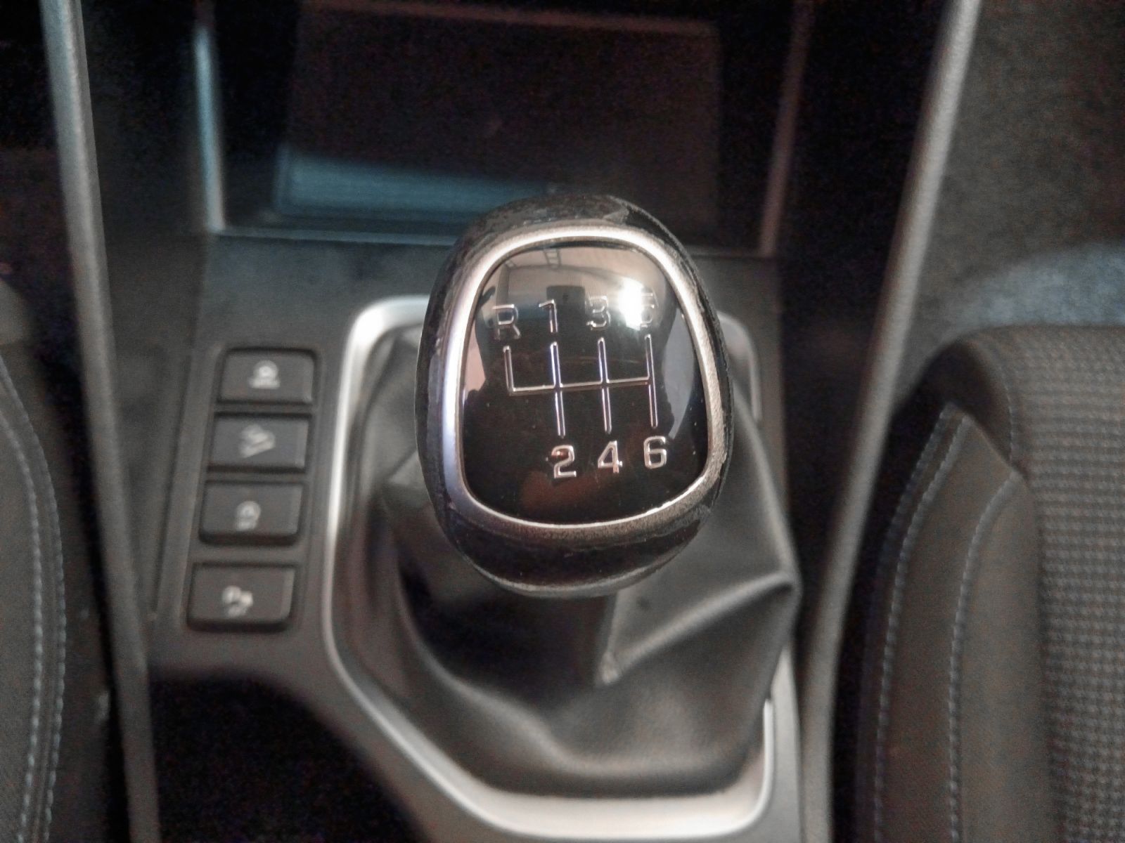 Hyundai Tucson 1.7 CRDi BlueDrive Klass 4x2 - foto 14
