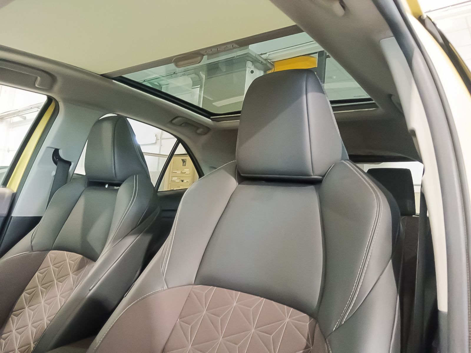 Toyota Yaris Cross 120H Business Plus - foto 23