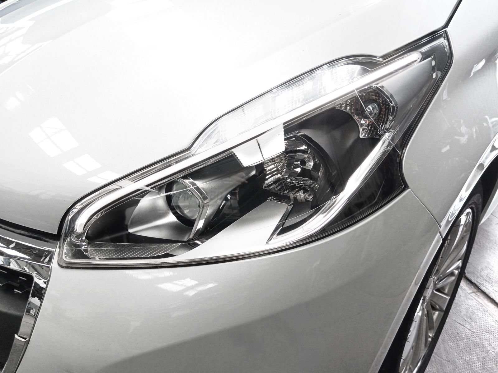 Peugeot 208 PureTech Signature - foto 25