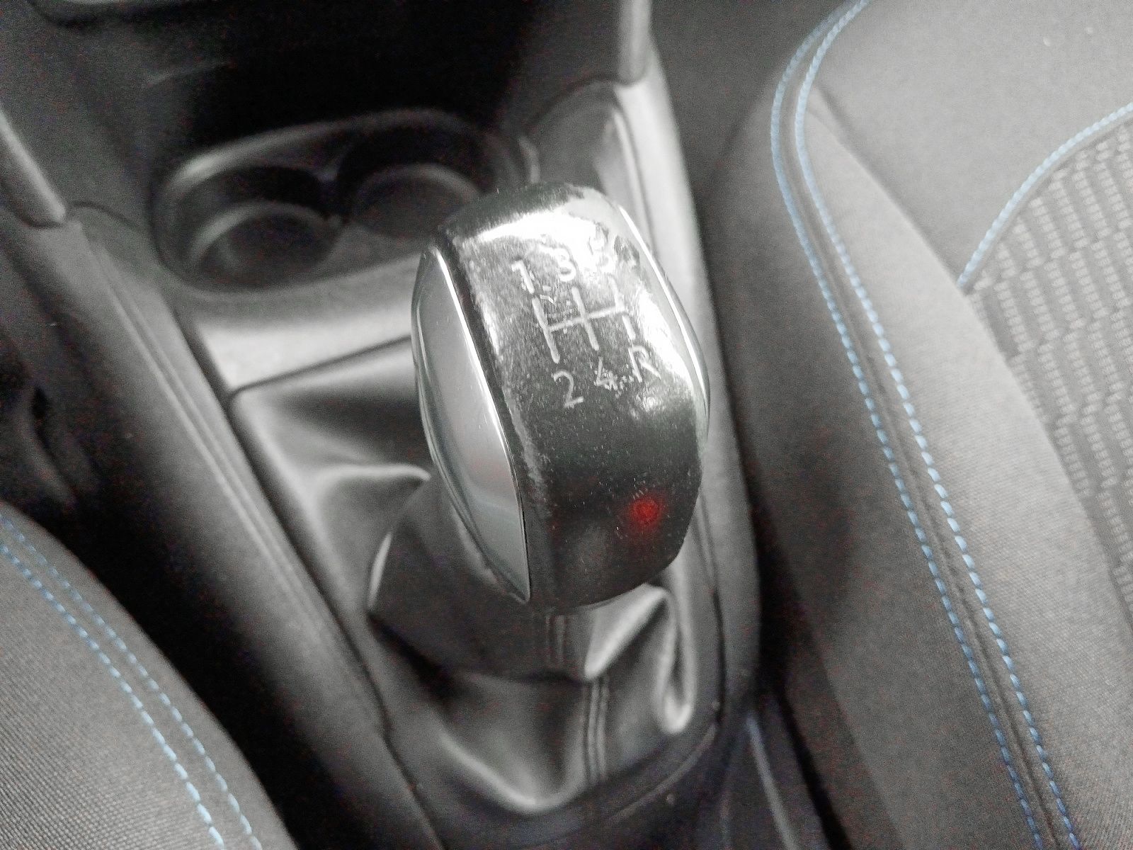 Peugeot 208 PureTech Signature - foto 14
