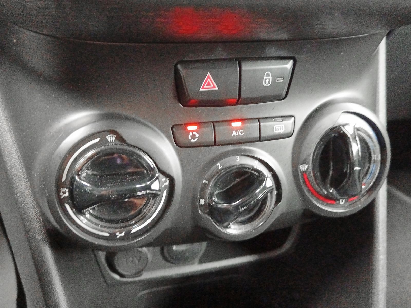 Peugeot 208 PureTech Signature - foto 20