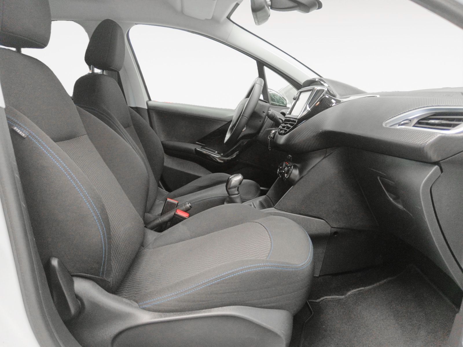 Peugeot 208 PureTech Signature - foto 12