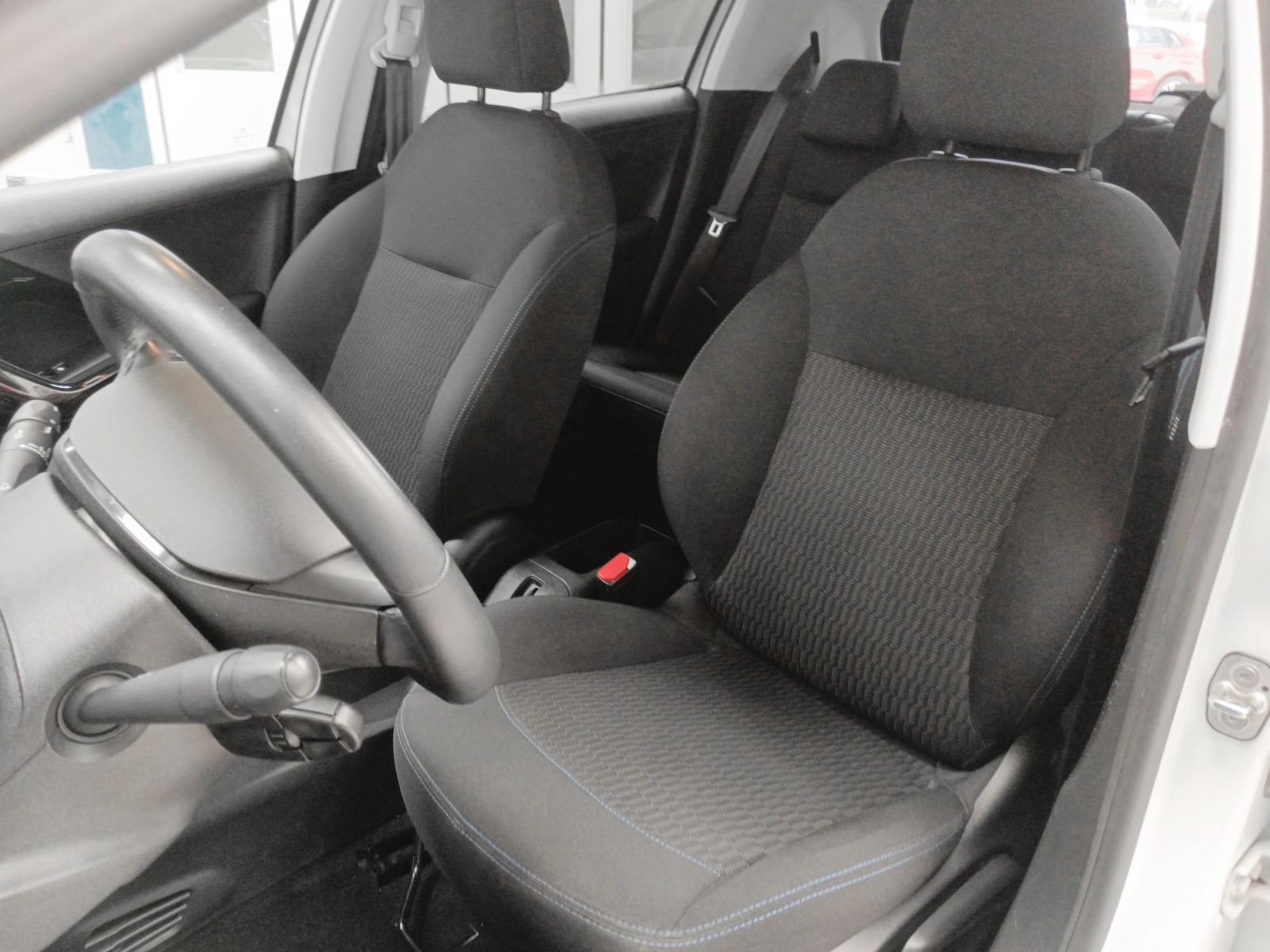 Peugeot 208 PureTech Signature - foto 23