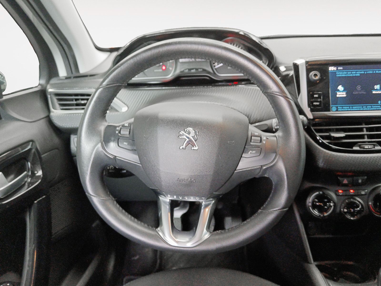 Peugeot 208 PureTech Signature - foto 9