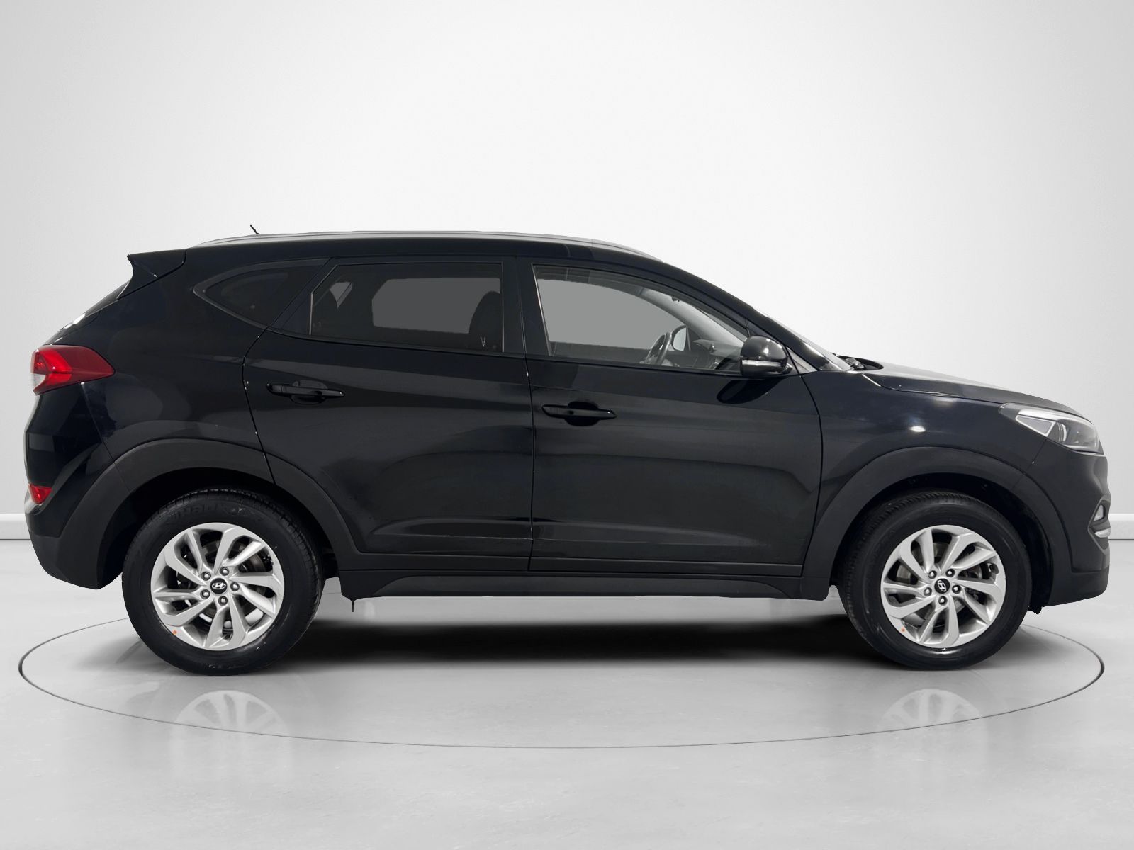 Hyundai Tucson 1.6 GDI BlueDrive Klass 4x2 - foto 2