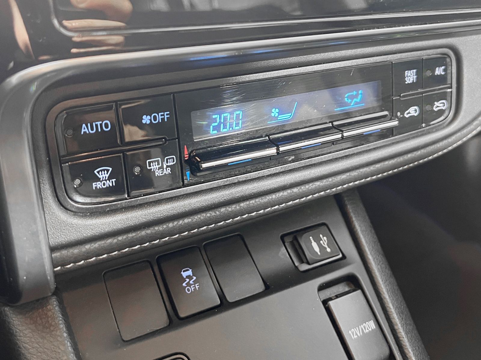 Toyota Auris 1.8 Hybrid Active - foto 21