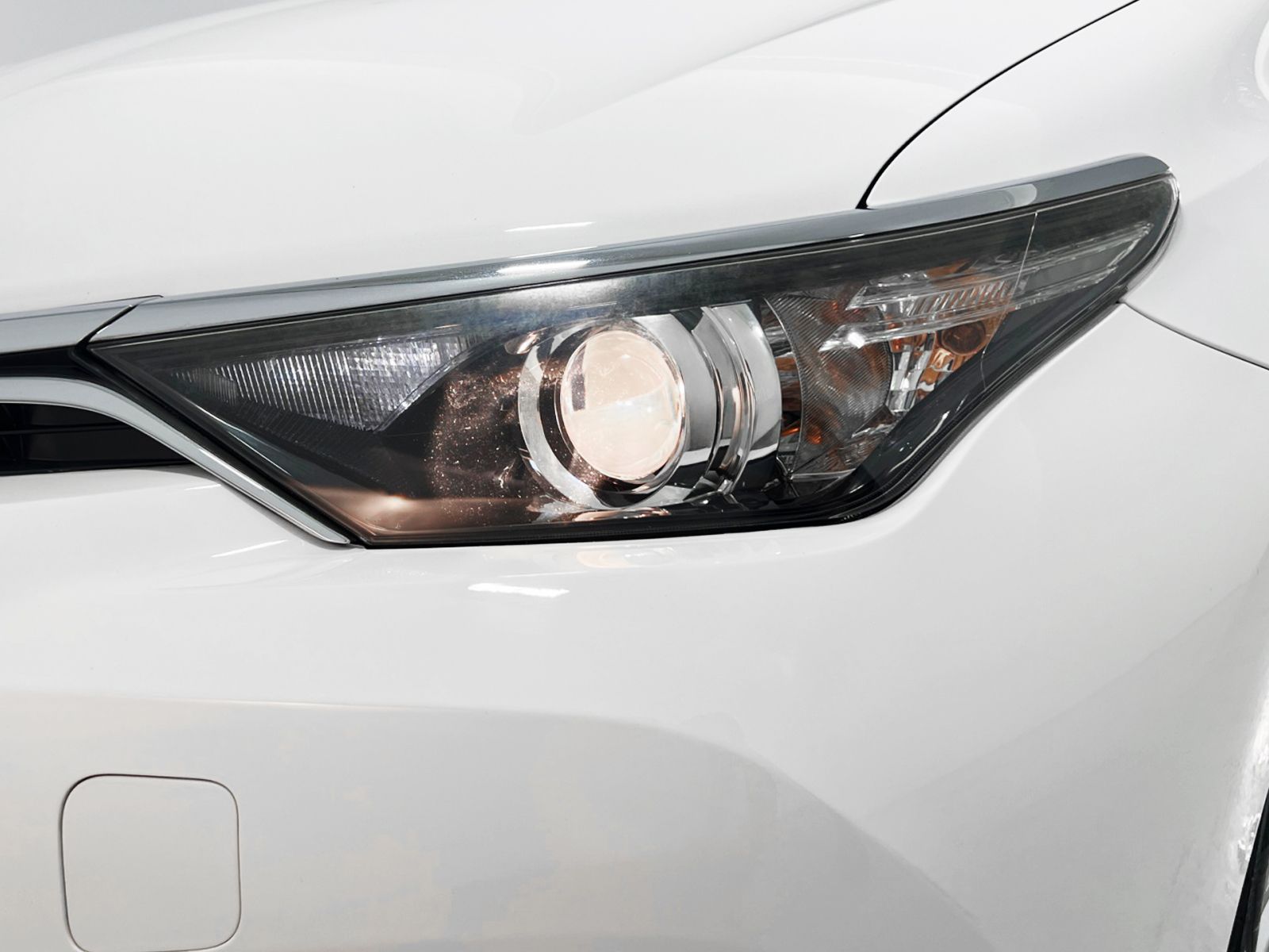 Toyota Auris 1.8 Hybrid Active - foto 24
