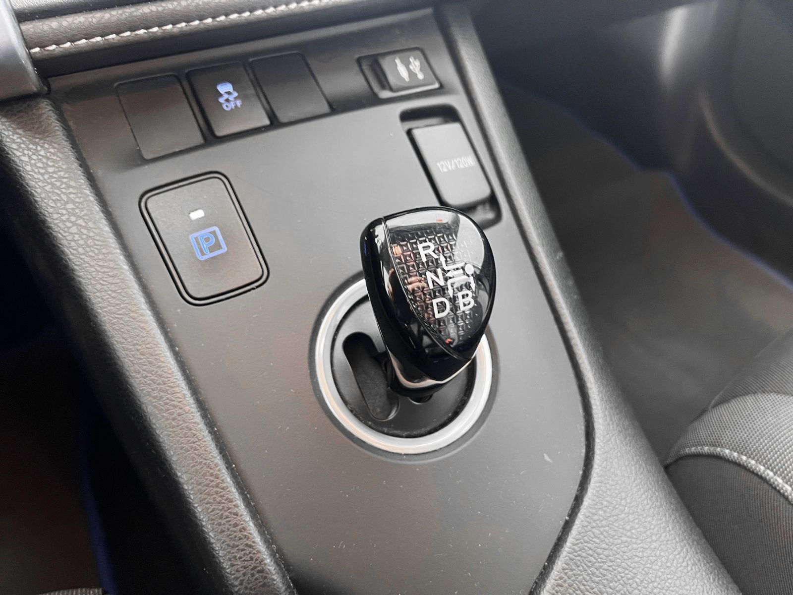 Toyota Auris 1.8 Hybrid Active - foto 15