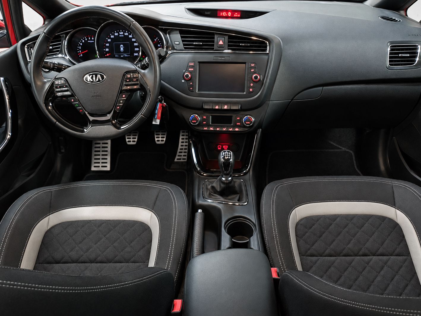 Kia Ceed 1.6 CRDi VGT GT Line - foto 9