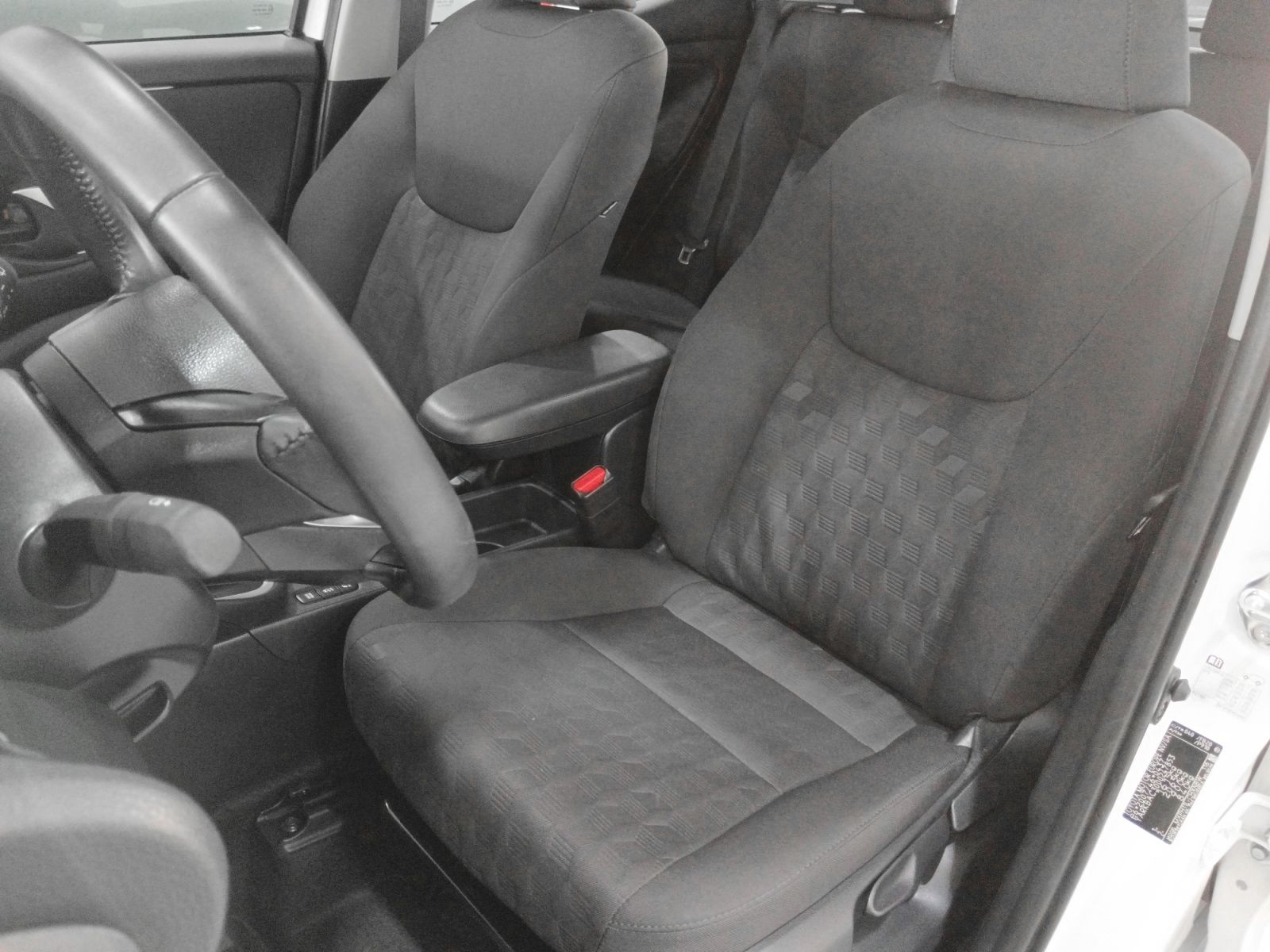 Toyota Yaris 120H Style - foto 22