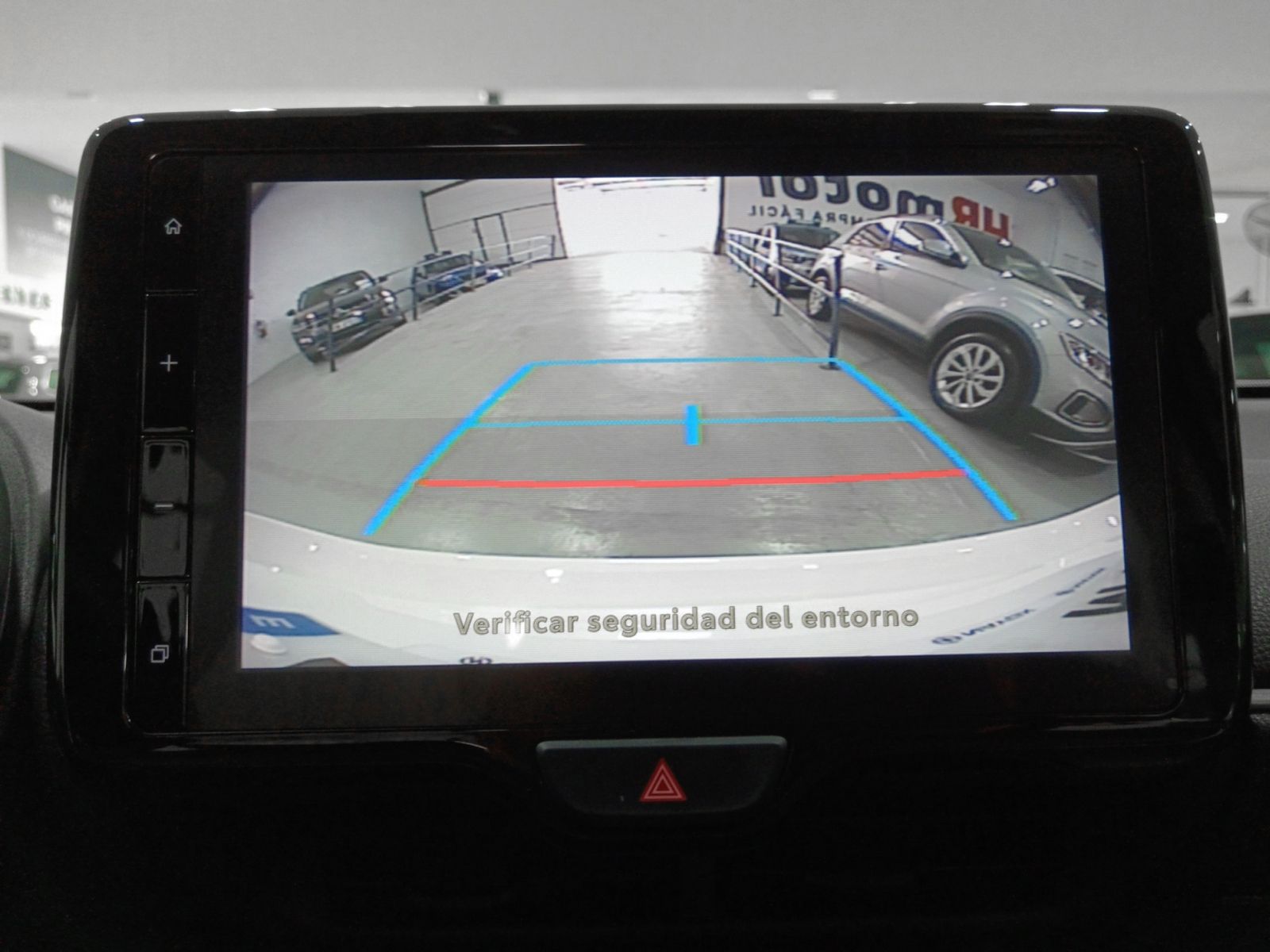 Toyota Yaris 120H Style - foto 18