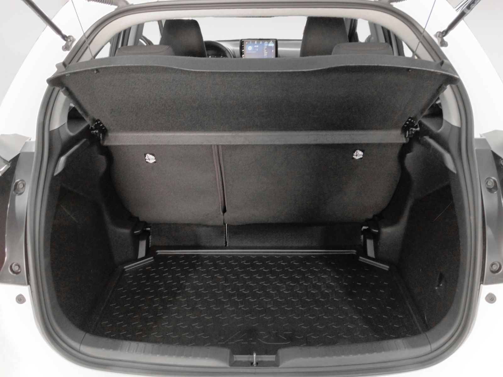 Toyota Yaris 120H Style - foto 13