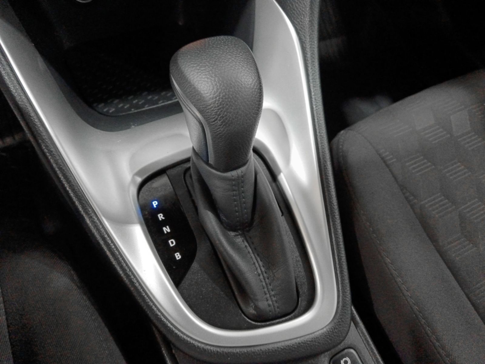 Toyota Yaris 120H Style - foto 14