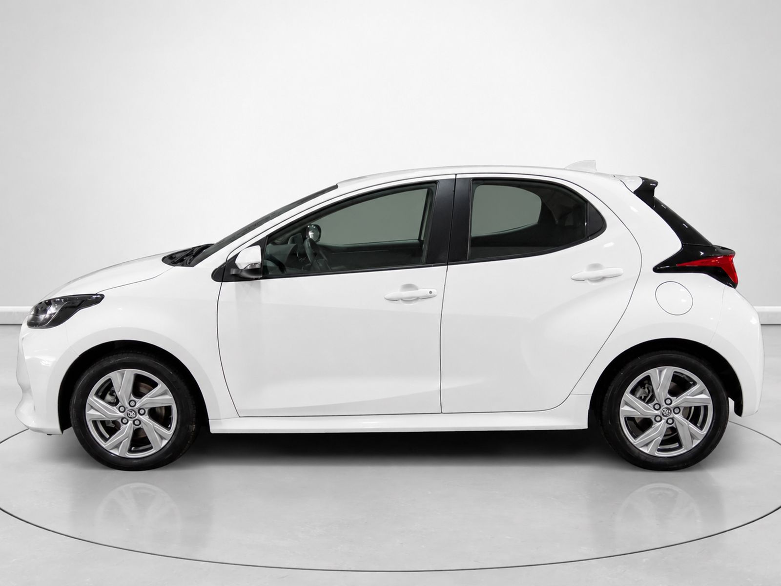 Toyota Yaris 120H Style - foto 6