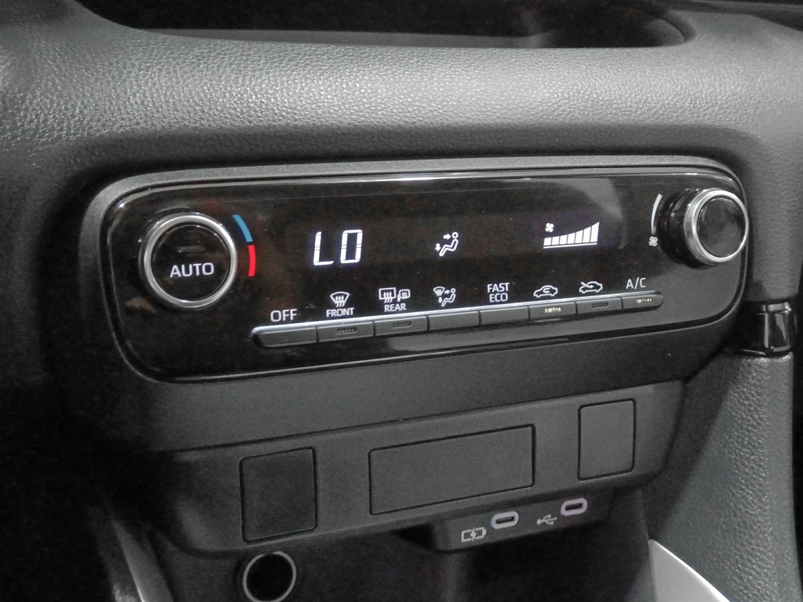 Toyota Yaris 120H Style - foto 19