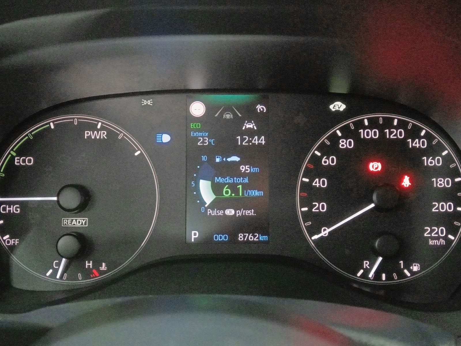 Toyota Yaris 120H Style - foto 15