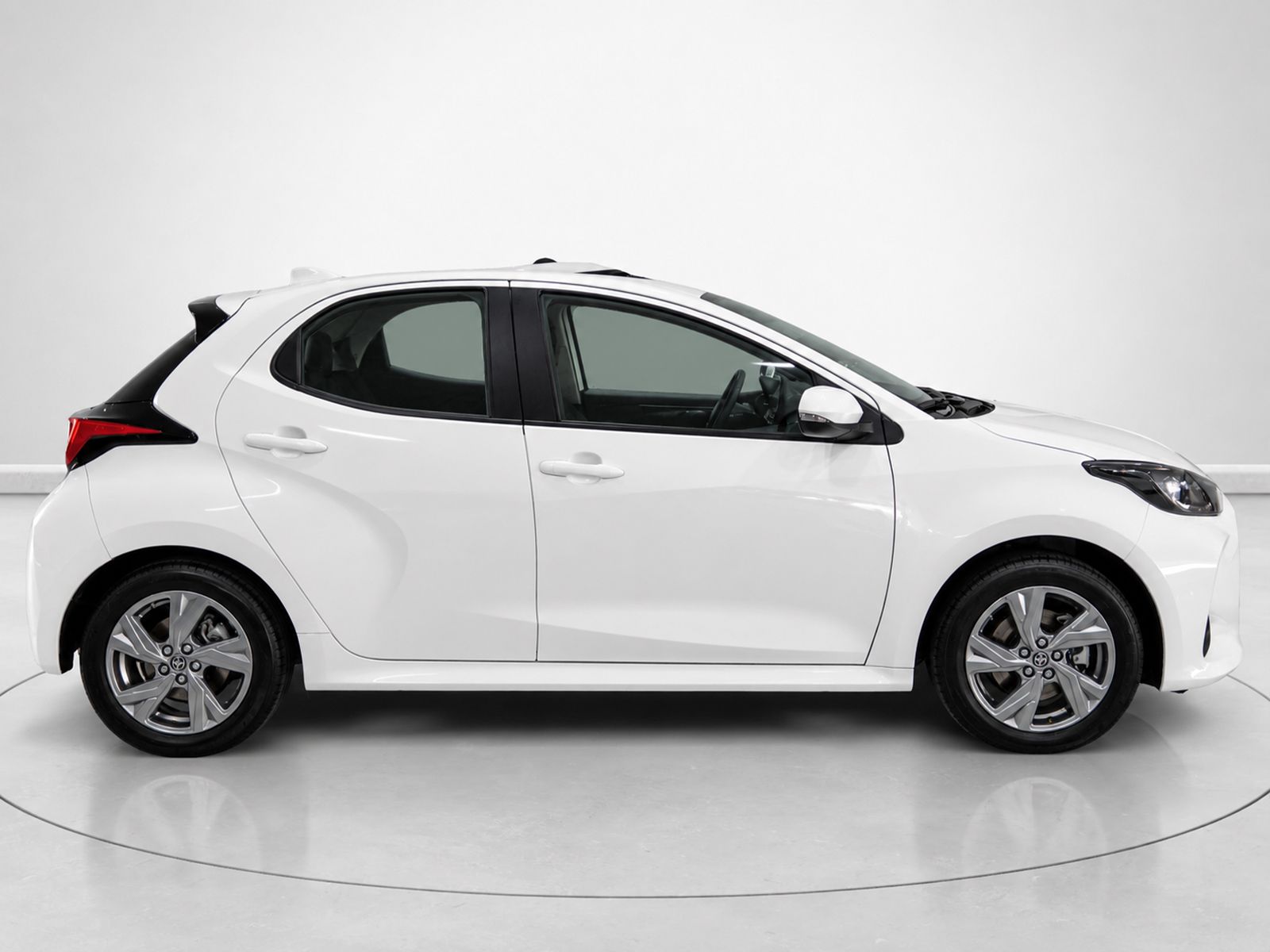 Toyota Yaris 120H Style - foto 2