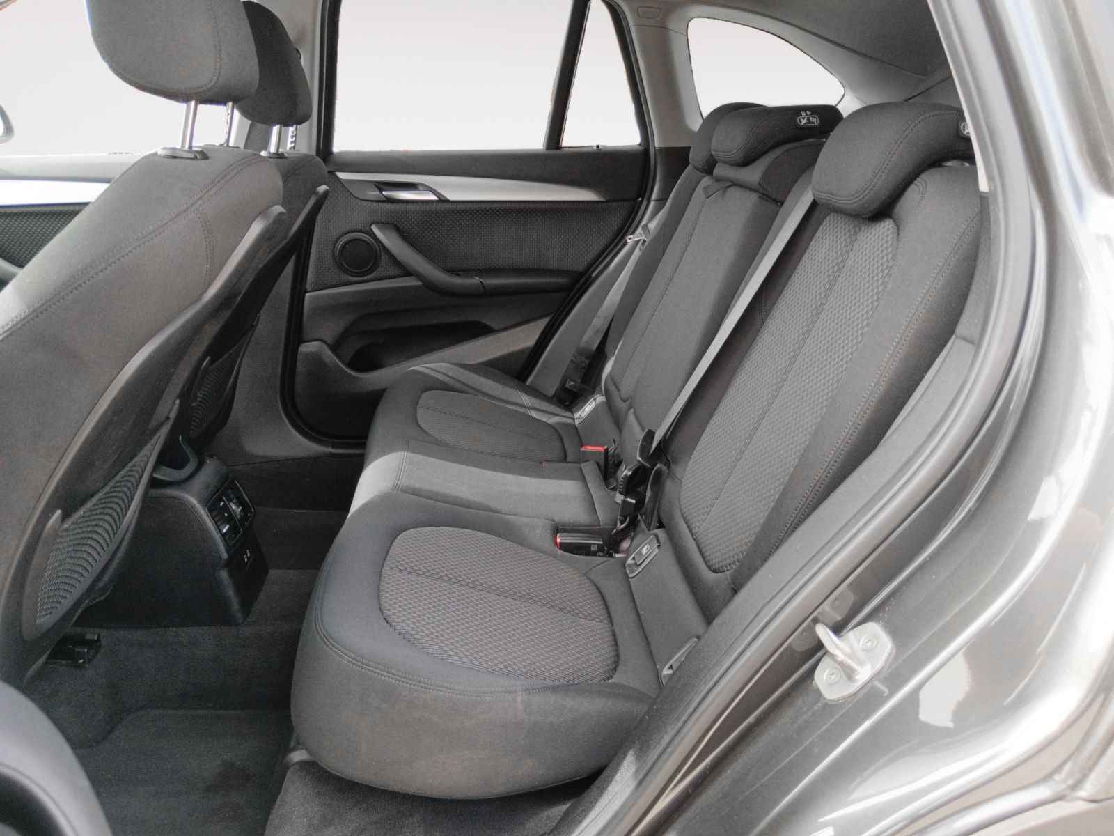 BMW X1 sDrive18d - foto 11