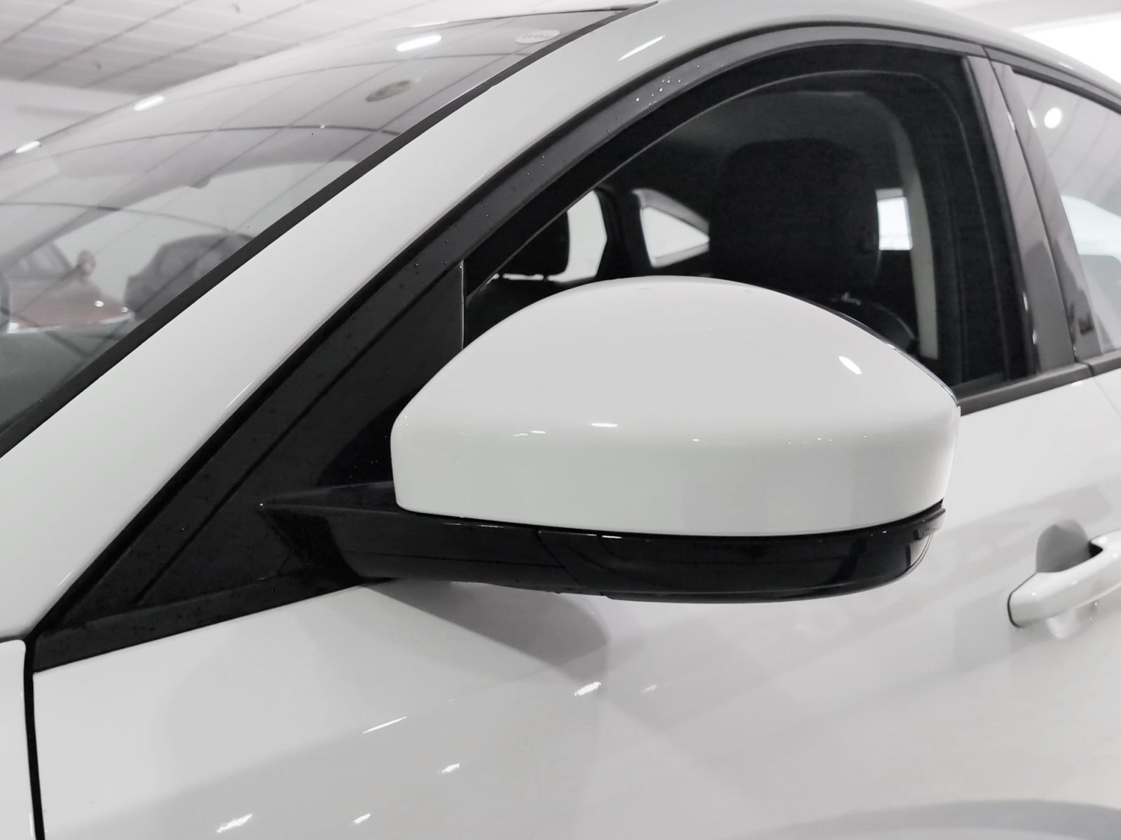Jaguar E-Pace 2.0D MHEV S 4WD - foto 24