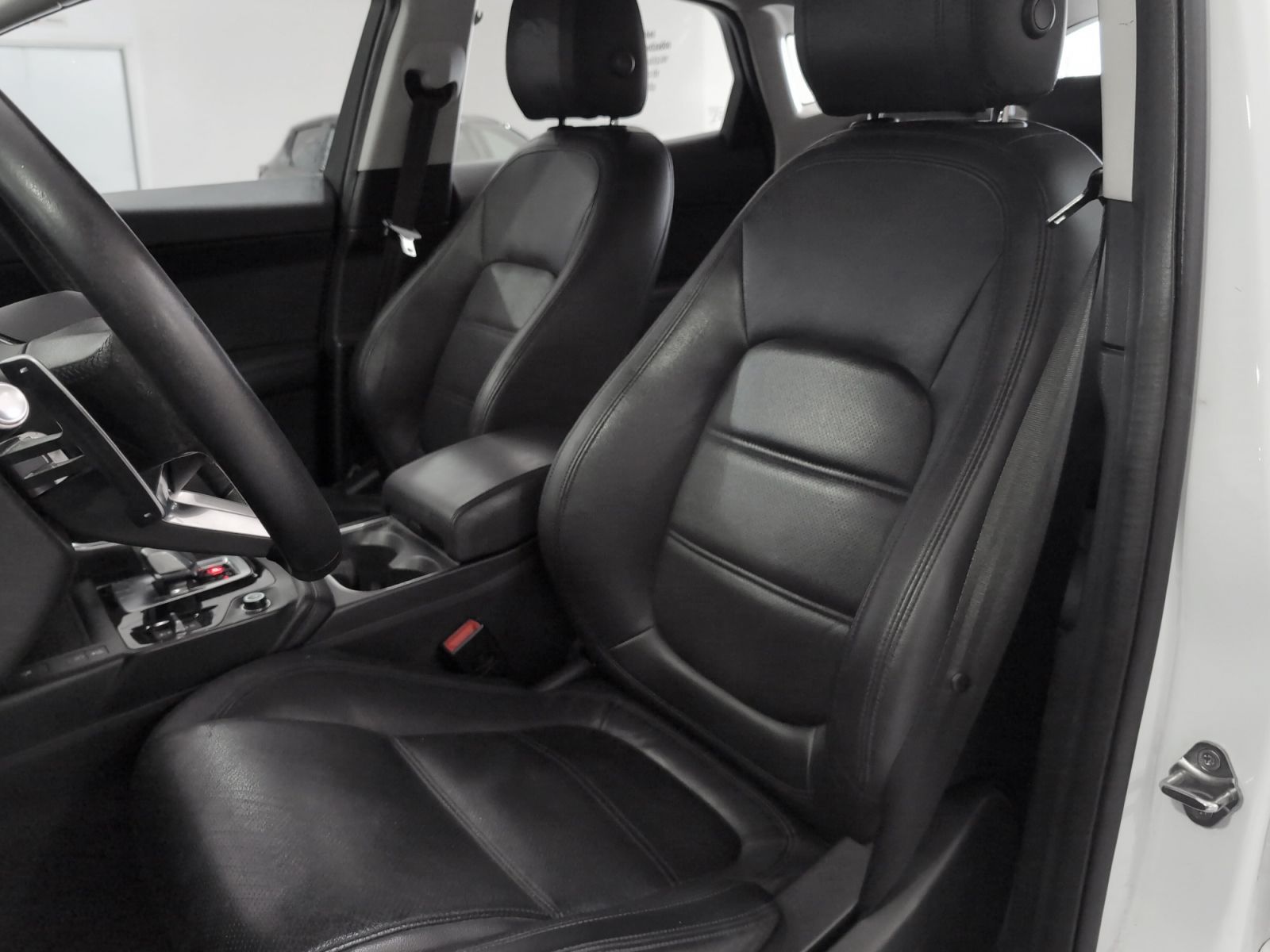 Jaguar E-Pace 2.0D MHEV S 4WD - foto 23