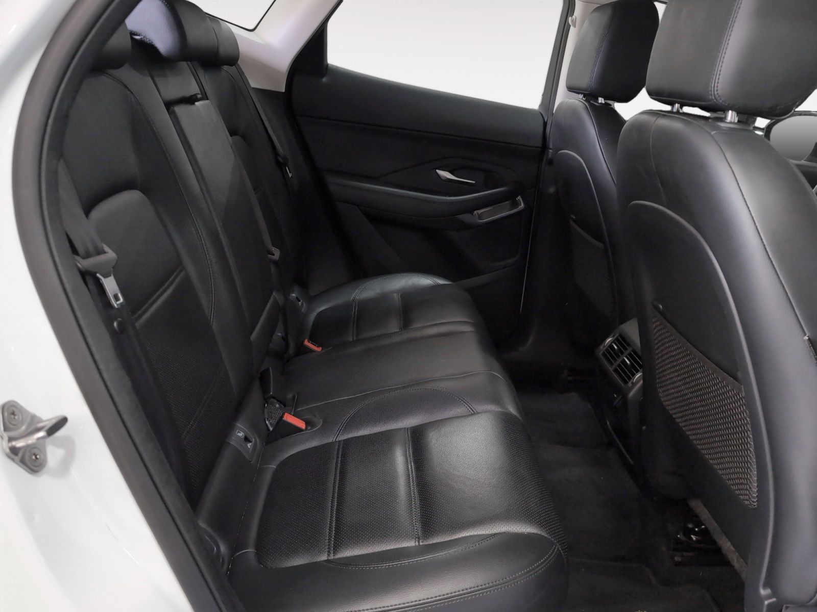 Jaguar E-Pace 2.0D MHEV S 4WD - foto 11