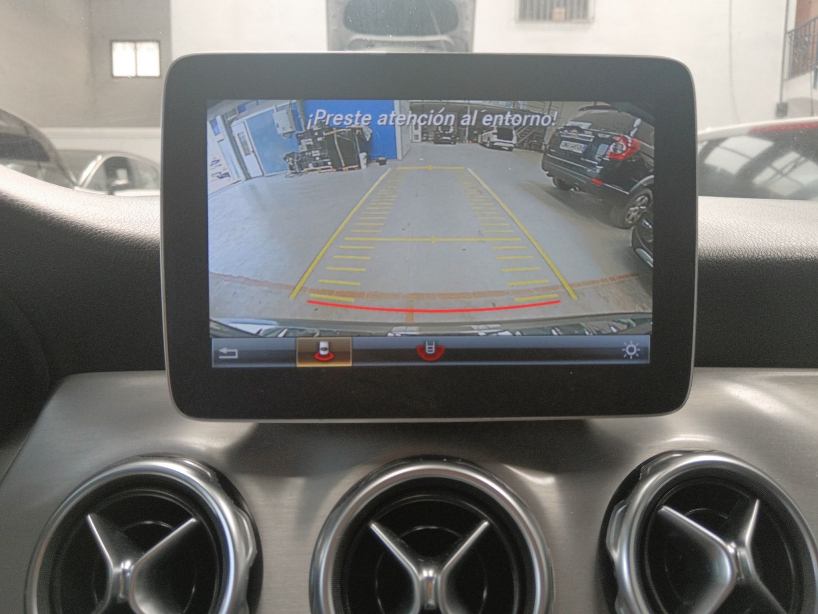 Mercedes-Benz GLA 200 d - foto 21