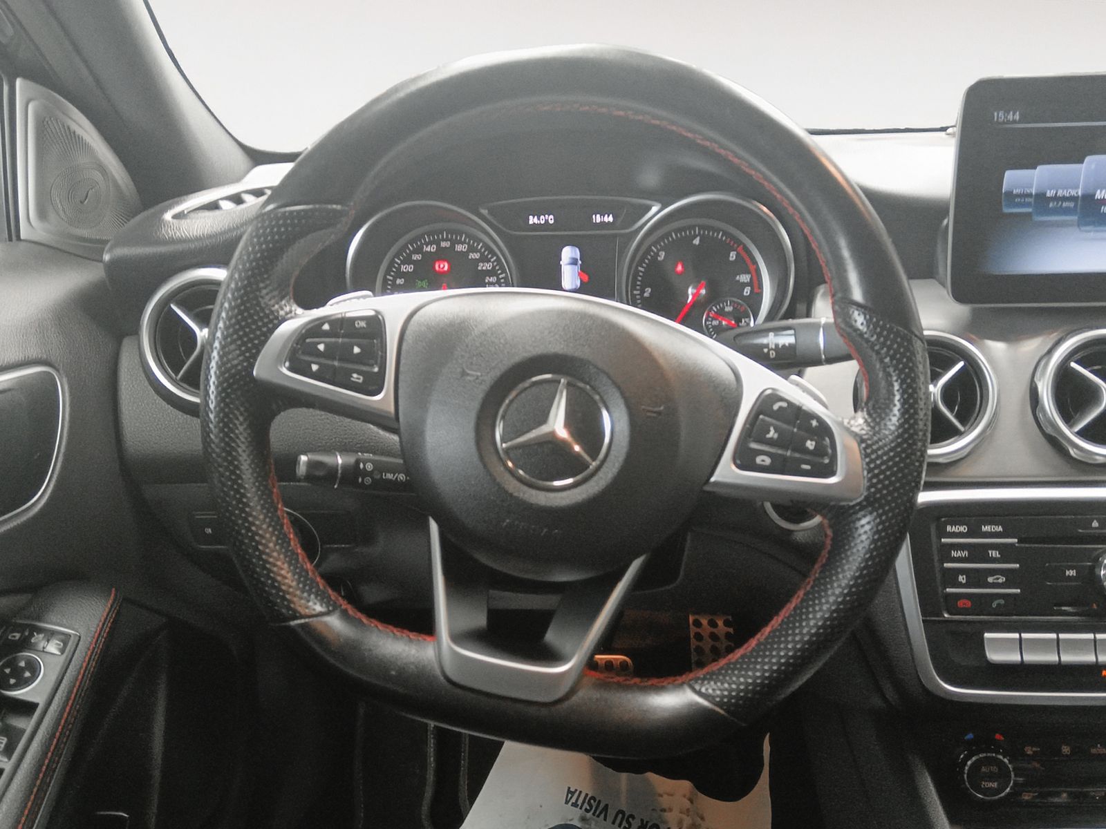 Mercedes-Benz GLA 200 d - foto 10