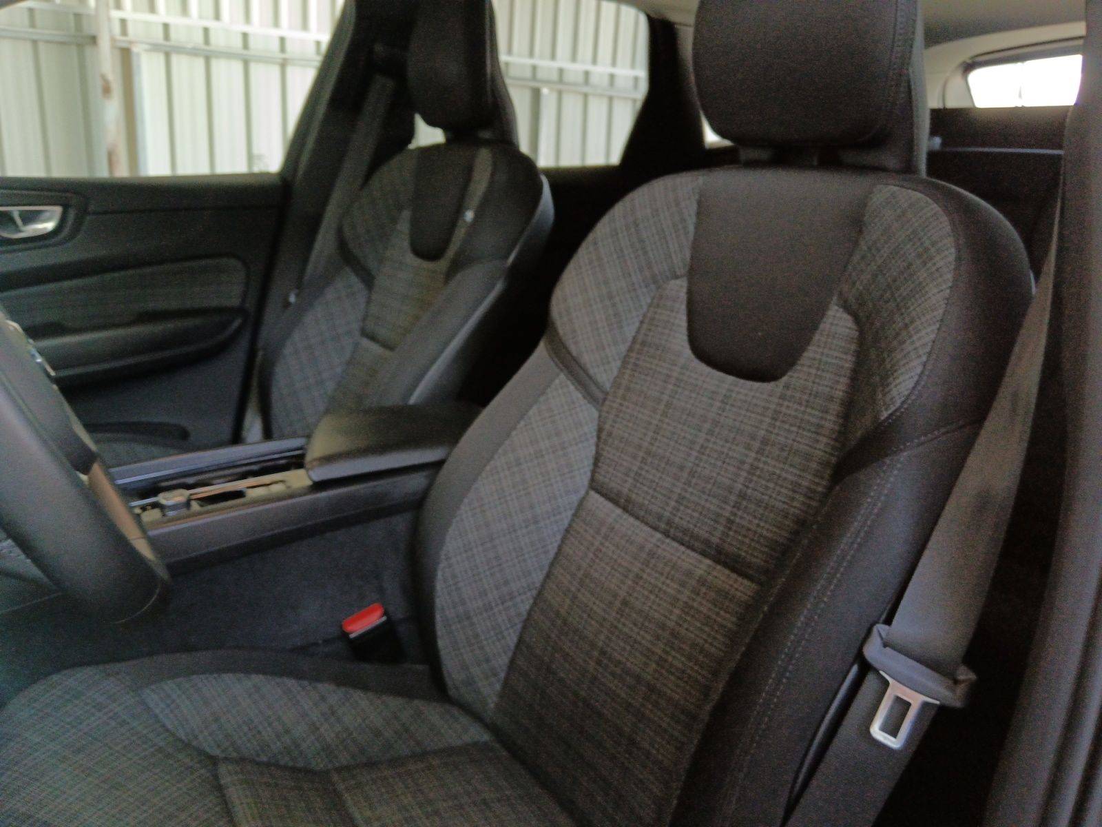 Volvo XC60 T6 Recharge Core AWD - foto 25