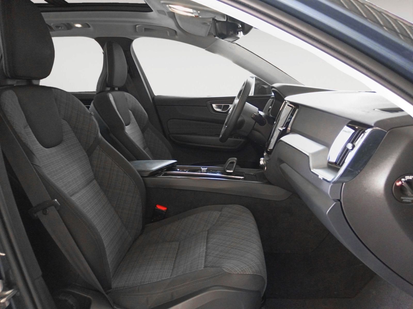 Volvo XC60 T6 Recharge Core AWD - foto 12