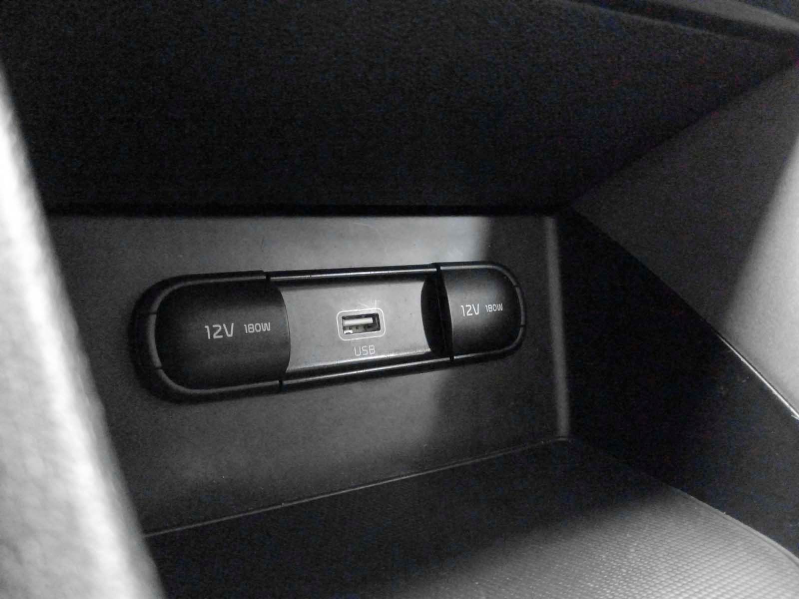 Kia Niro 1.6 GDi HEV Concept - foto 21