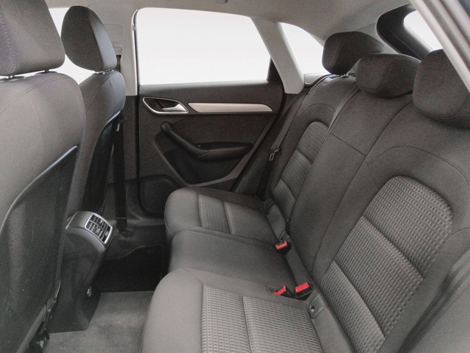 Audi Q3 design edition 2.0 TDI - foto 12