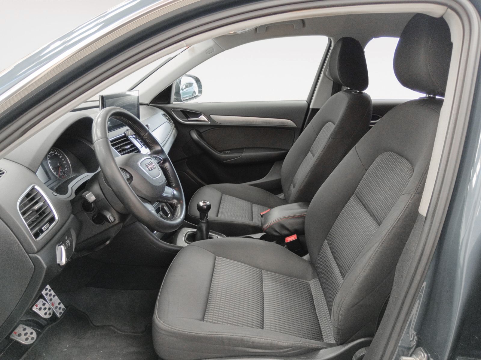 Audi Q3 design edition 2.0 TDI - foto 11