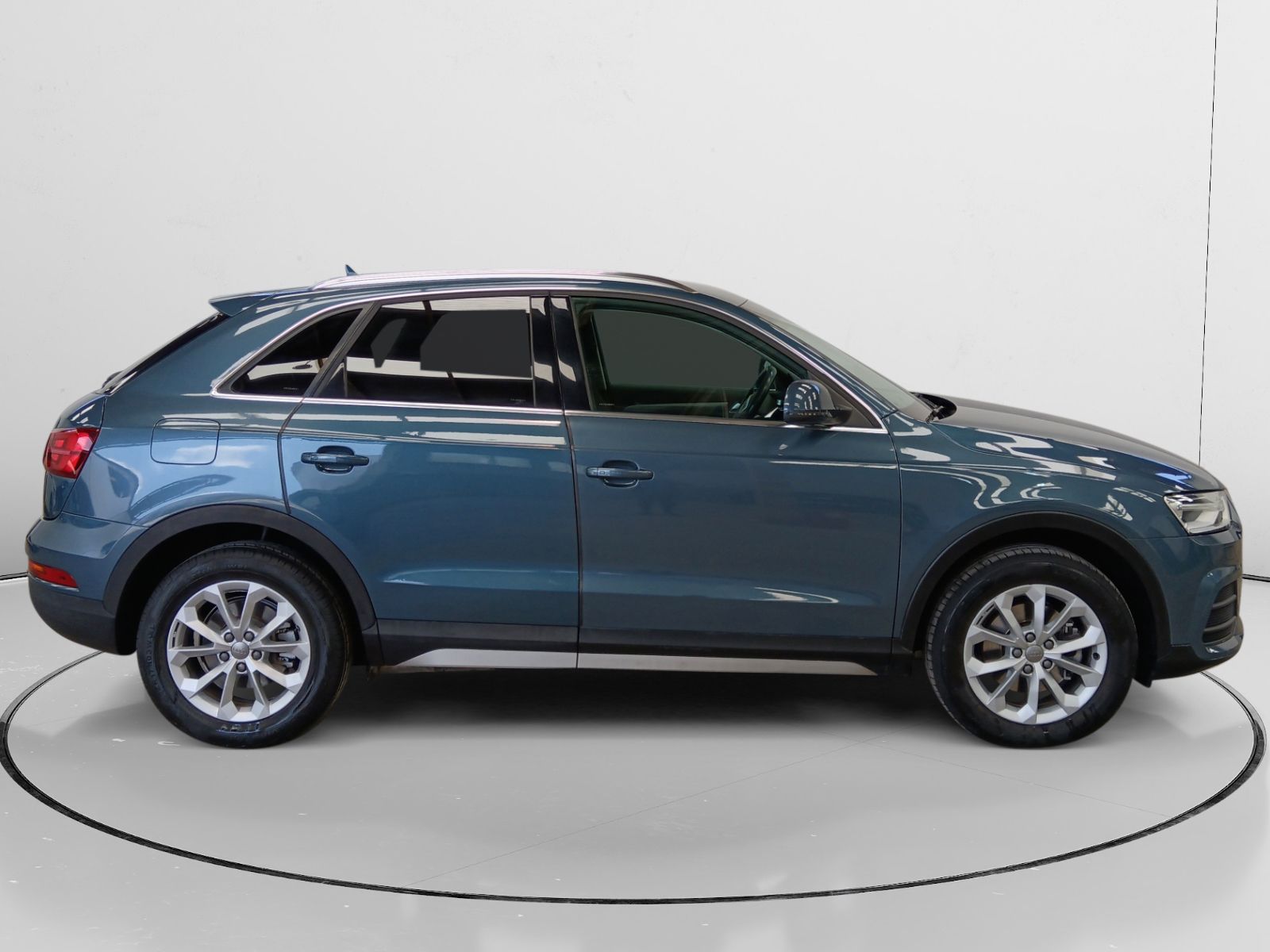 Audi Q3 design edition 2.0 TDI - foto 2