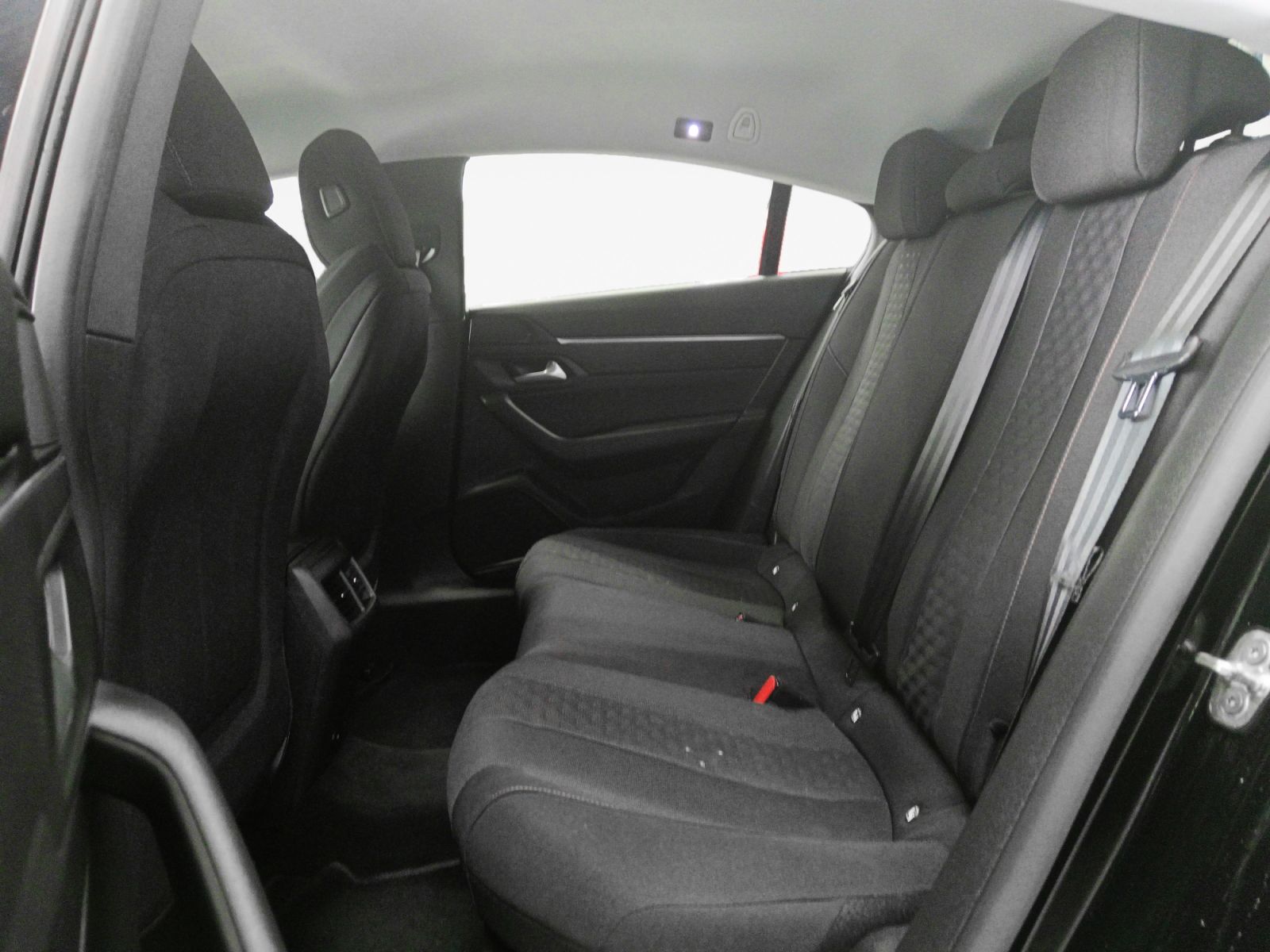Peugeot 508 BlueHDi 130 Active Pack EAT8 - foto 12