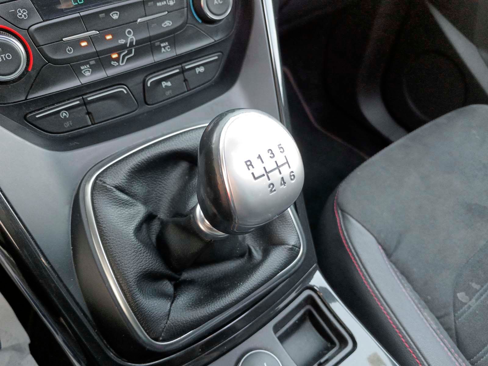 Ford Kuga 1.5 EcoBoost ST-Line 4x2 - foto 13