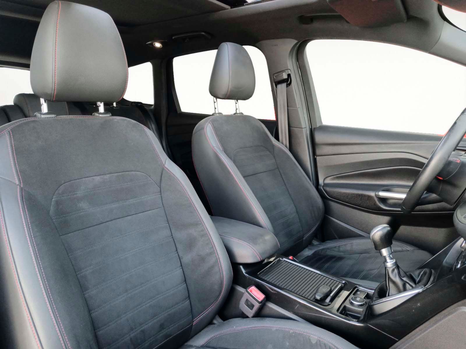 Ford Kuga 1.5 EcoBoost ST-Line 4x2 - foto 11