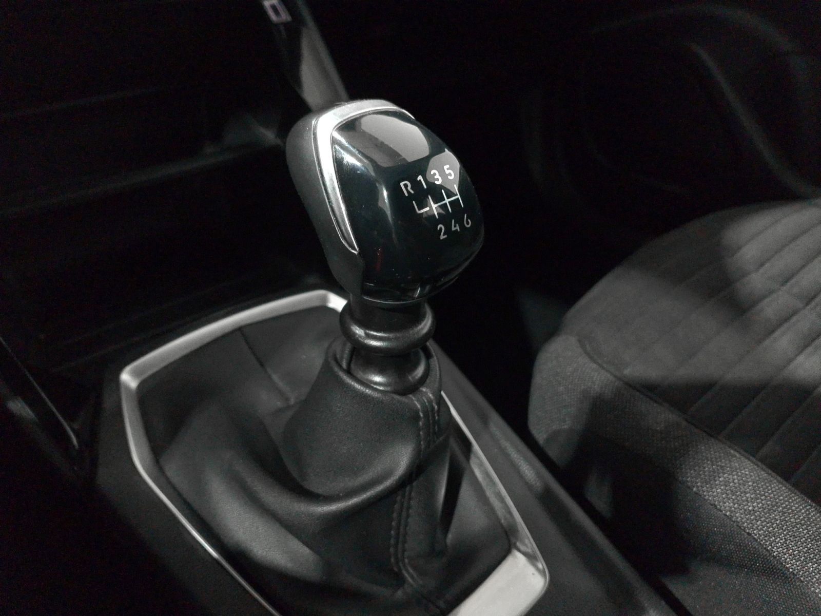 Peugeot 2008 PureTech 100 Active - foto 14
